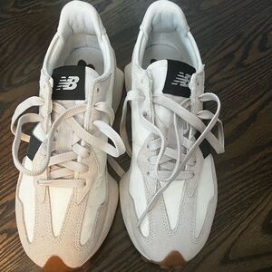 New Balance 327 sneakers